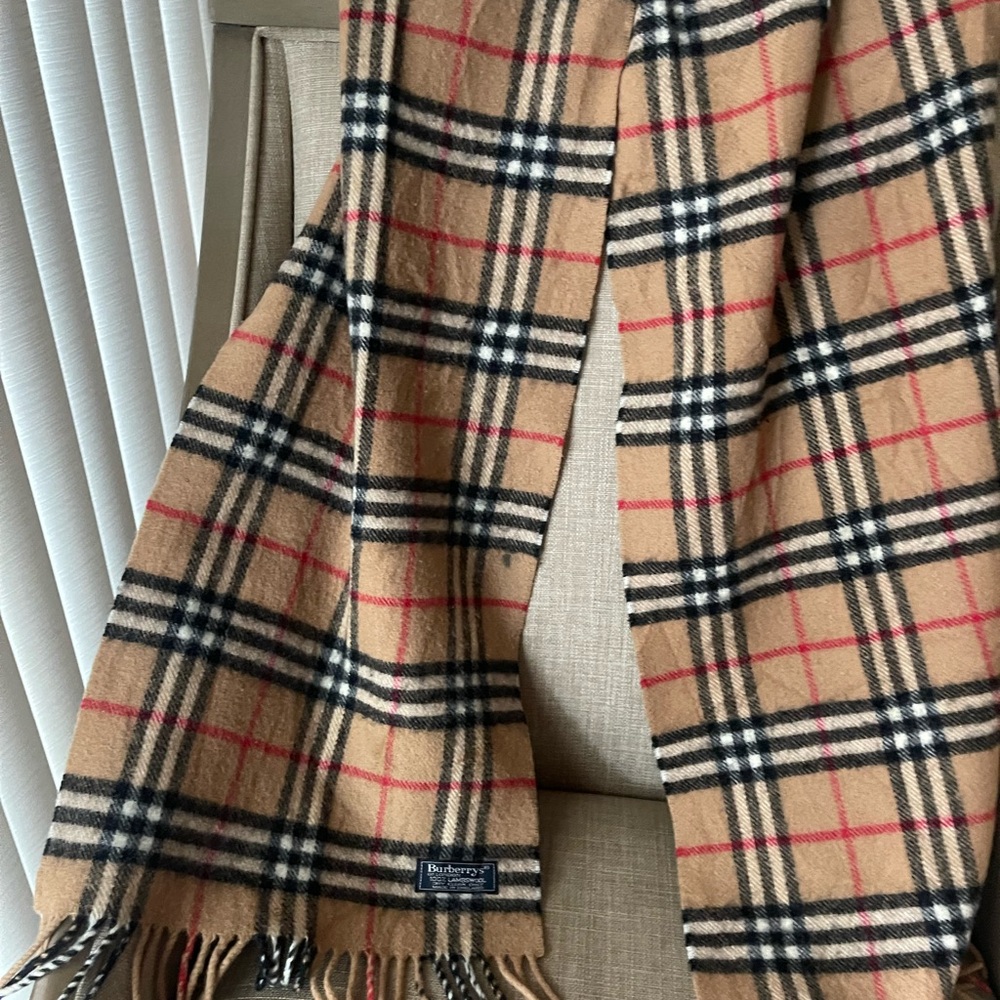 Authentic Burberrys vintage nova check tan scarf (F103) - Picture 7 of 8